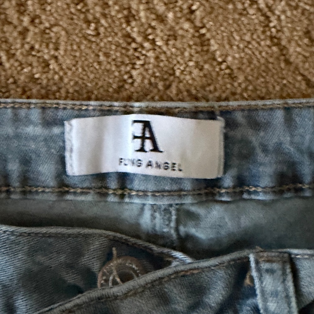 90s fit wide leg bow-embroidered jeans, size 30 - Picture 7 of 13